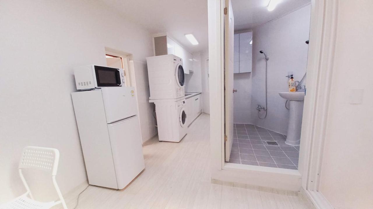 Woodland Apartment - For Foreigners Only Сеул Экстерьер фото