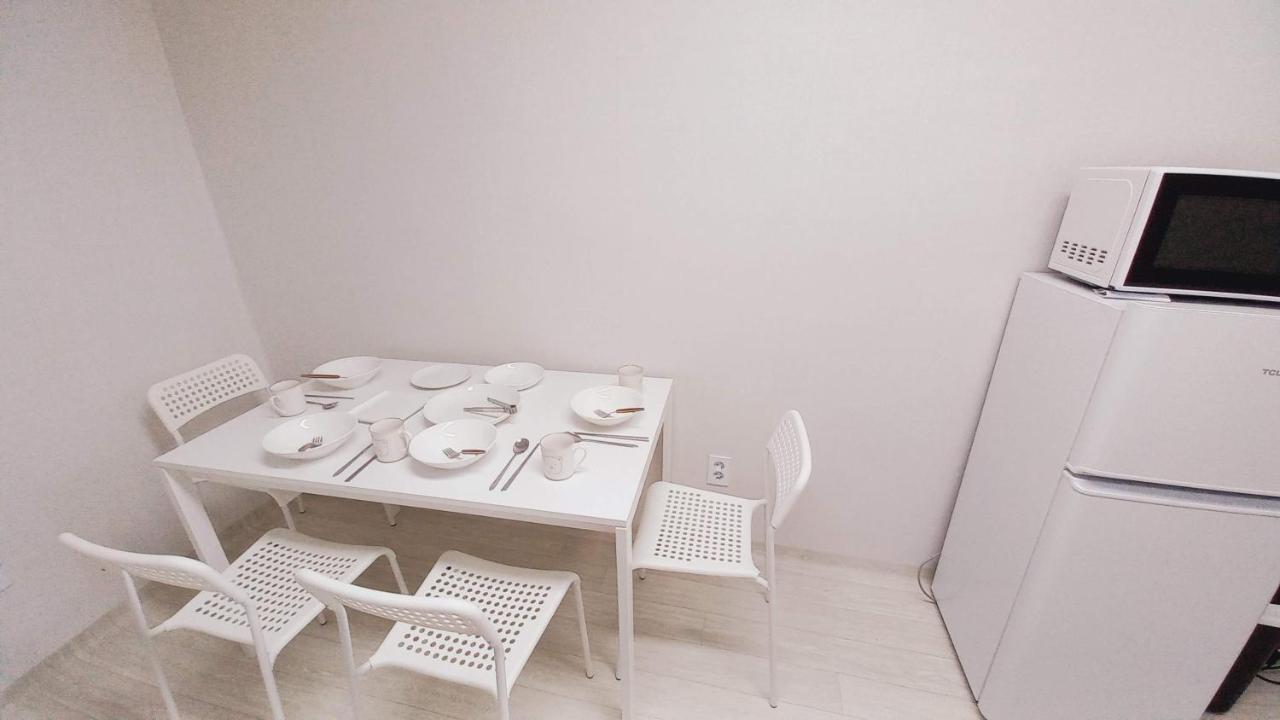 Woodland Apartment - For Foreigners Only Сеул Экстерьер фото